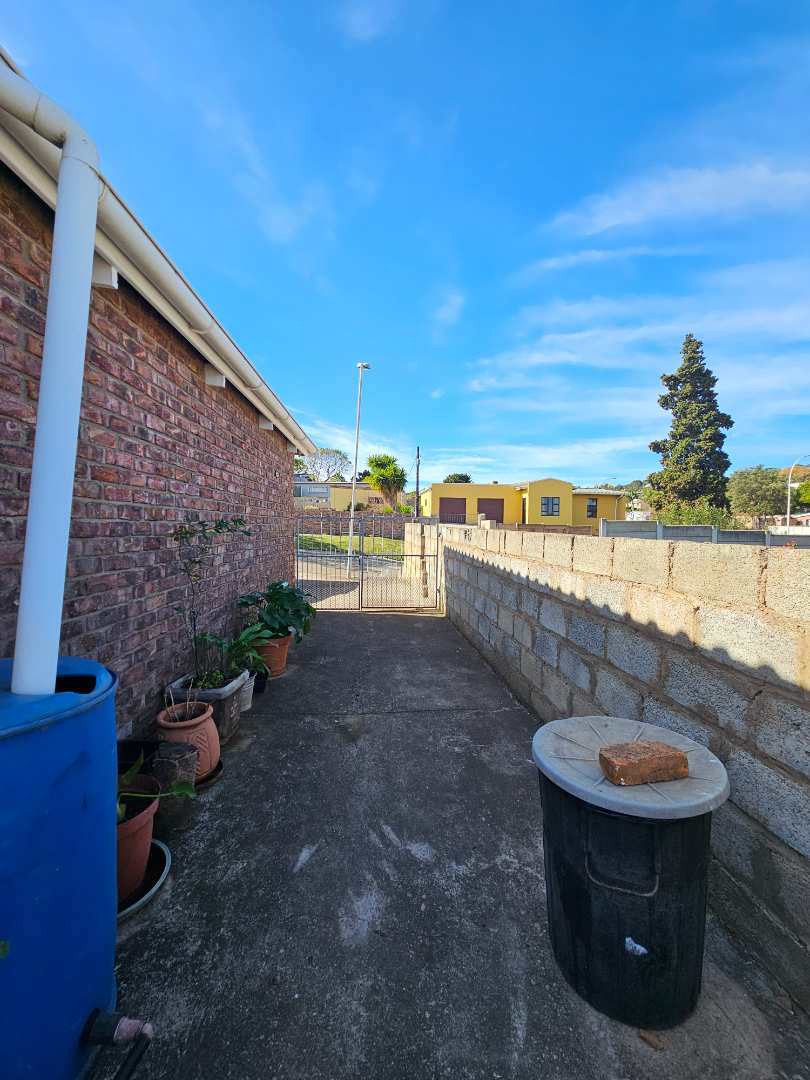 5 Bedroom Property for Sale in Fairbridge Heights Eastern Cape